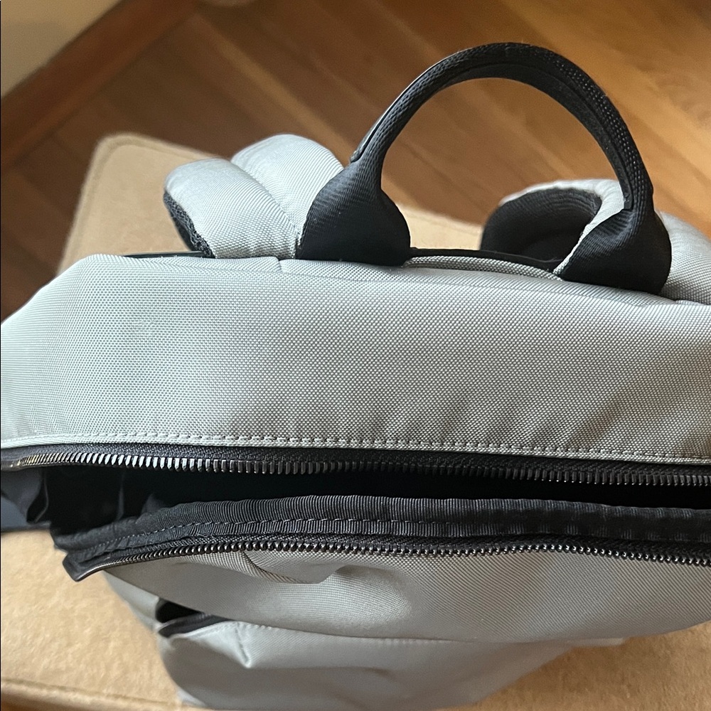 July Volume Plus Backpack - Picture 11 of 12